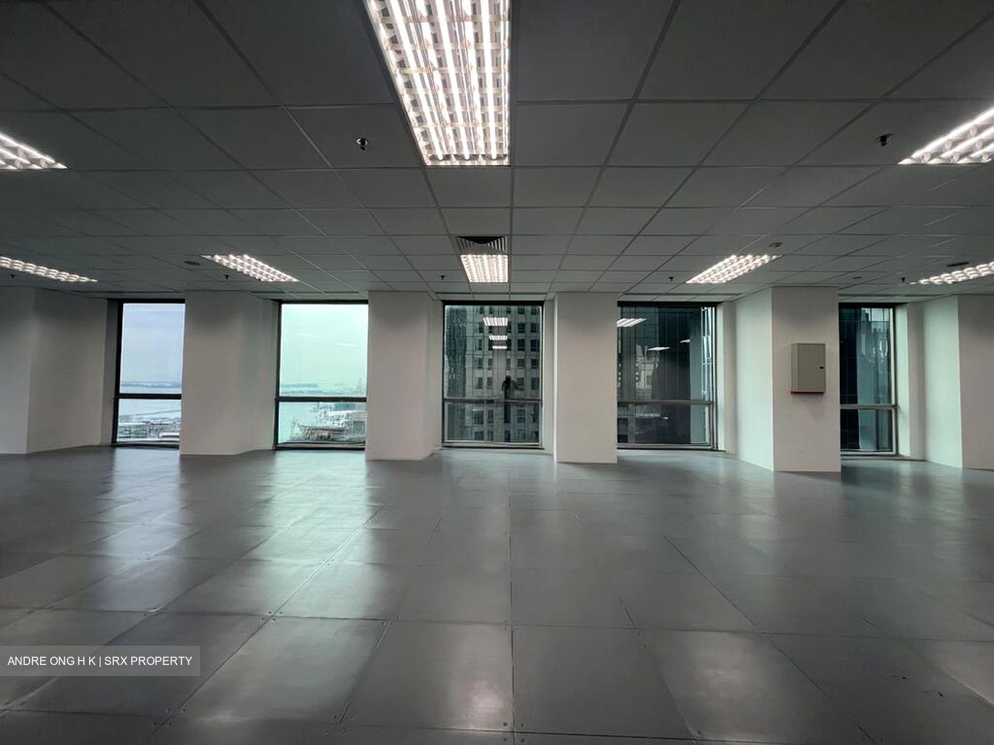 Oue Downtown (D1), Office #594020201
